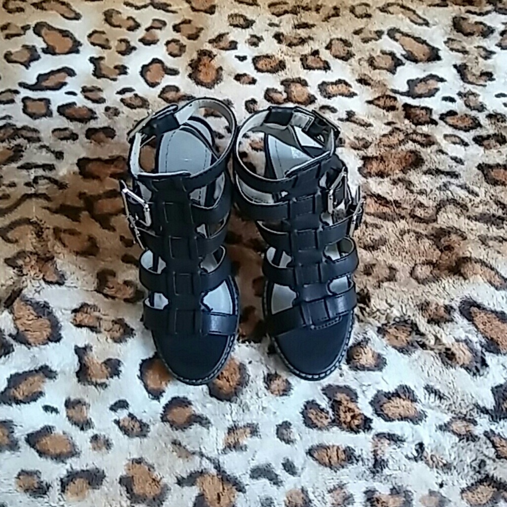 Women sandals